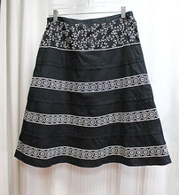 Load image into Gallery viewer, Autograph New York - Black Tiered Midi Skirt w/ White Embroidery - Size 4