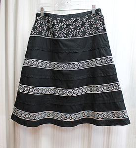 Autograph New York - Black Tiered Midi Skirt w/ White Embroidery - Size 4