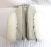 Load image into Gallery viewer, Emu Ridge Australia - Light Beige &amp; Cream Sheepskin Slippers - Size 8