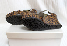 Load image into Gallery viewer, Taryn Rose - Sawyer Brown Leopard Print Patent Leather Wedge Platforms - Size 8.5