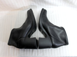 Wonders - Black Chunky Heel Wonderfly Tech Bootie - Size EURO 39 (US 8)