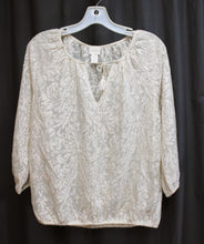 Load image into Gallery viewer, Chico&#39;s - Cream 3/4th Sleeve Filagree Burnout Lace w/ Delicate Gold Threads Peasant Top - Size 0 (Small)