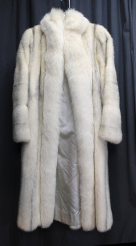 Vintage - Furs by Jacques at Hotel Vancouver B.C. - Fox Fur Coat - See Measurements 14