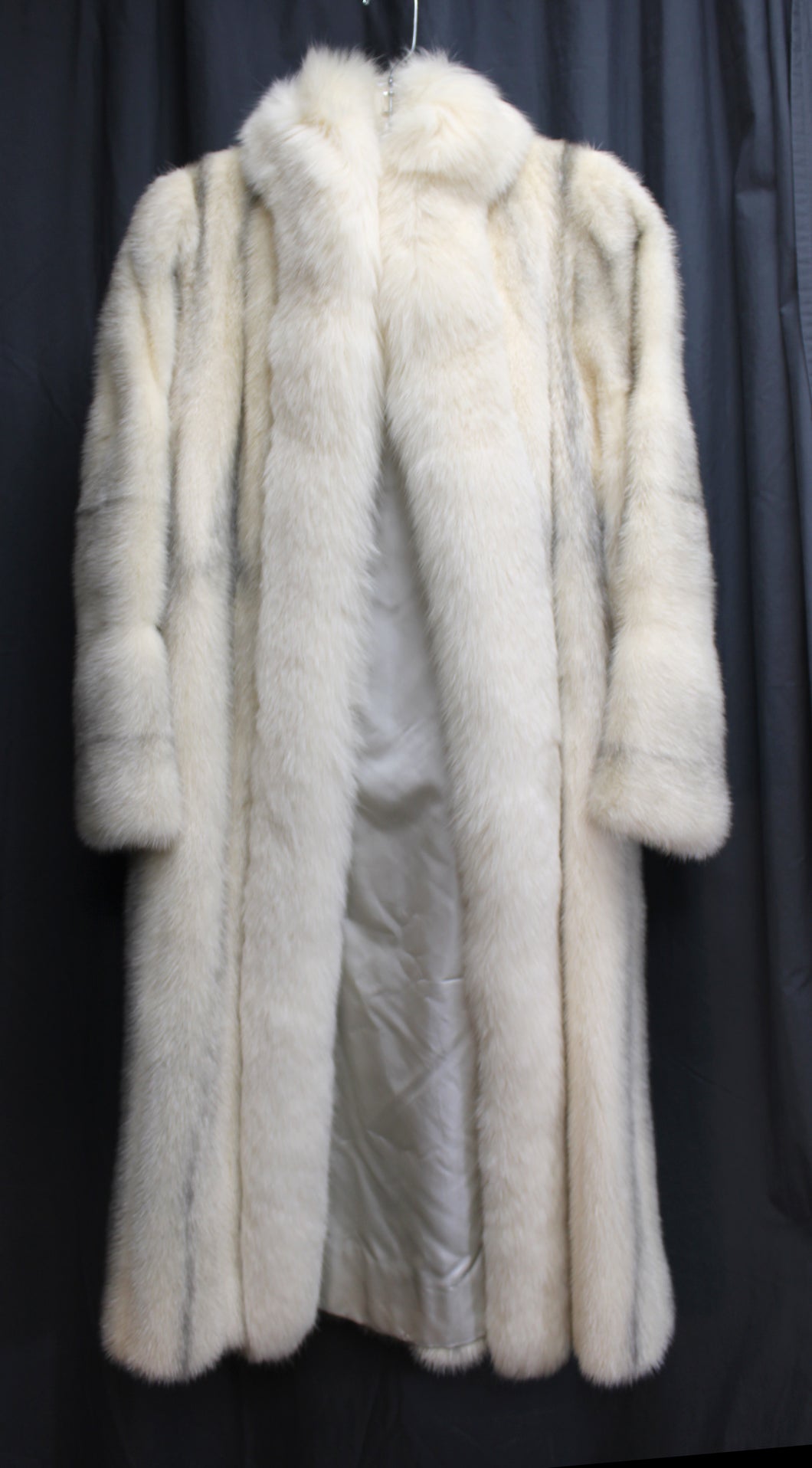 Vintage - Furs by Jacques at Hotel Vancouver B.C. - Fox Fur Coat - See Measurements 14