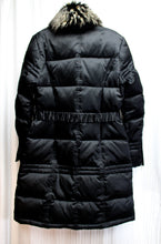 Load image into Gallery viewer, Via Spiga - Black Down Puffer Coat w/ Faux Fur Trim Collar - Size M