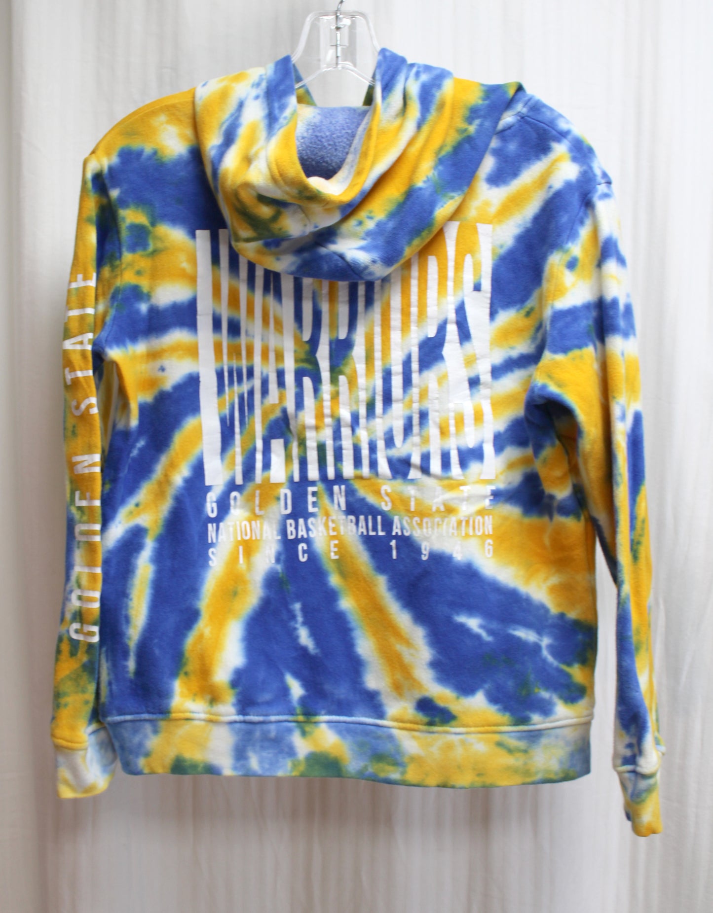 NBA - Golden Gate Warriors - Yellow, Blue & White Tie Dye 2-Sided & Sleeves Graphic Pullover Hoodie - Size M (YOUTH SIZING)