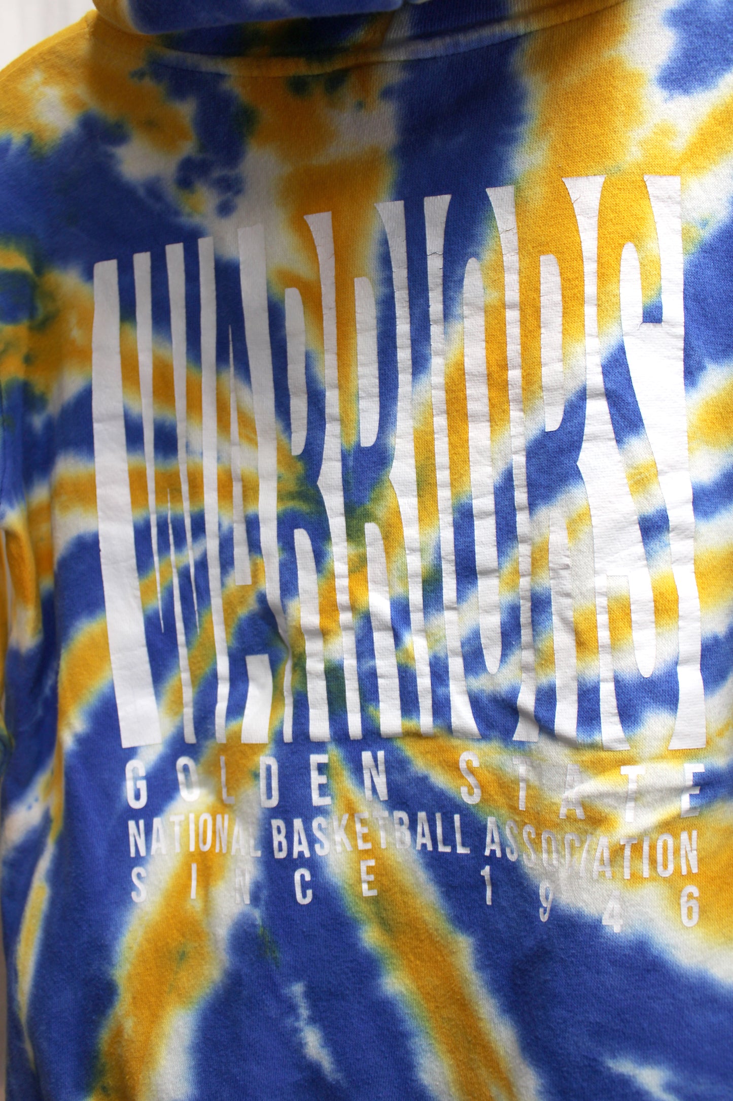 NBA - Golden Gate Warriors - Yellow, Blue & White Tie Dye 2-Sided & Sleeves Graphic Pullover Hoodie - Size M (YOUTH SIZING)