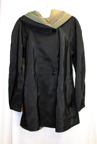 Mycra Pac - Reversible Black / Green w/ Gold Color Shift Shot Rain Jacket - Size XS