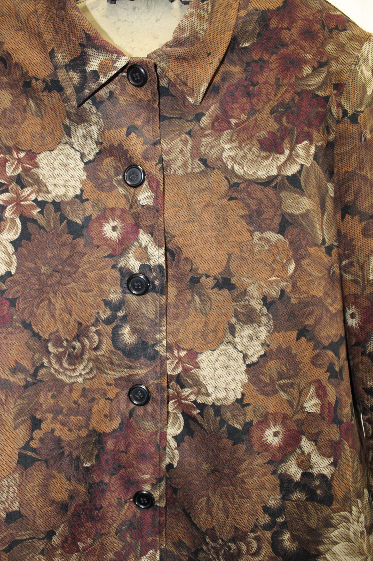 Briggs New York - Brown Antique Tapestry Floral Print, Velvet Button Front Shirt - Size M PETITE