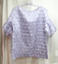 Load image into Gallery viewer, Banana Republic -Unique  Lavender Eyelash Polka Dot texture  Top - Size M