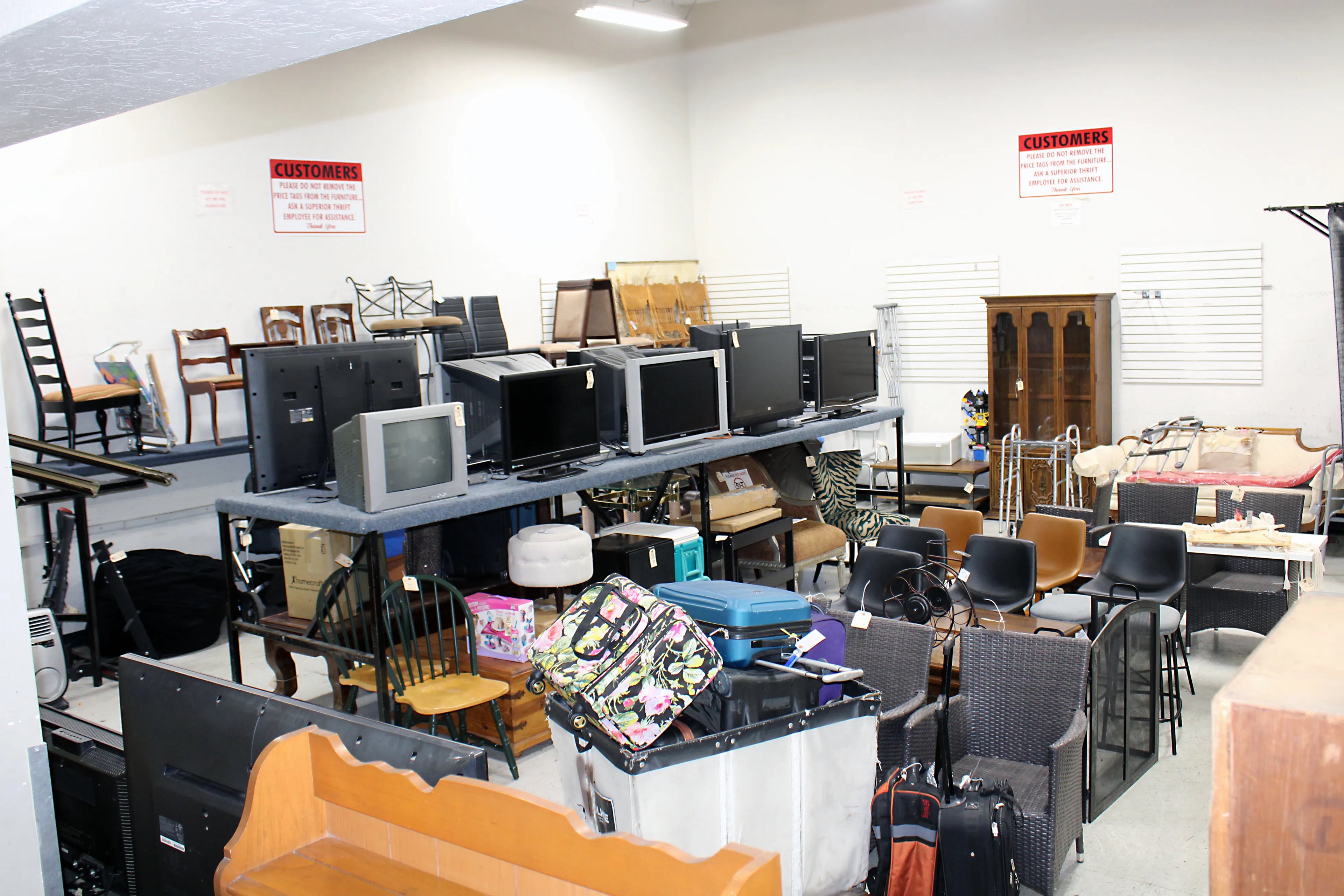Superior Thrift Store in Stockton, CA - photo 3