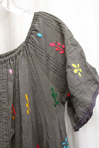 Vintage - Gray Embroidered Boho Peasant/Muumuu Dress - Size XL (see Measurements)