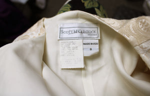 Vintage - Scott McClintock - Cream Jacquard w/ Lace & Pearl Buttons Half Sleeve 2 Piece Skirt Suit - Size 6