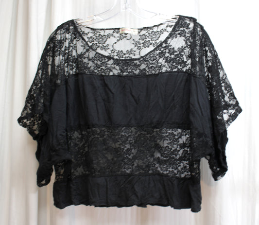 Vintage - A'Gaci A'Gaci- Cropped Oversized Lace & Solid Short Kimono Sleeve Top - Size L