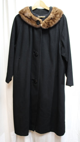Vintage - Black Wool Coat w/ Brown Fur Collar - See Measurements 20.5