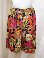 Load image into Gallery viewer, Vintage - Gina Peters - 2 PC Tropical Shirt &amp; Flowy Shorts Set - Size M