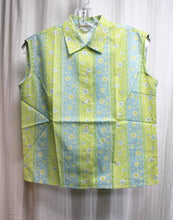 Load image into Gallery viewer, Vintage 60&#39;s/70&#39;s - Blue &amp; Green Daisy Print  Light Weight Cropped Sleeveless Button Front Top - Size S