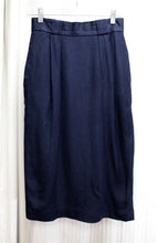 Load image into Gallery viewer, Vintage 80&#39;s - Evan-Picone - Navy Wool Pencil Skirt w/ Pockets - Size 4 (24&quot; Waist)